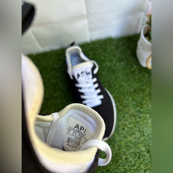 APL🔴TechLoom Phantom women’s Athletic Running black/white shoes  9 - Picture 15 of 16